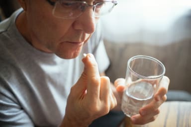 Mit ASS und Ibuprofen vor Darmkrebs schützen? Forscher raten ab