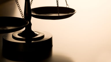 Höhere Prozesskosten für Ärzte?