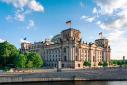  Bundestag beschließt Änderungen an Klinikreform