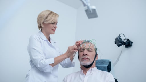 Elderly receives EEG