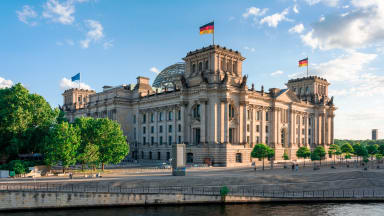  Bundestag beschließt Änderungen an Klinikreform