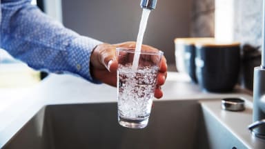 Übermässiges Trinken: Gewohnheit oder Hormonstörung?