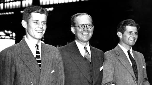 Joseph P. Kennedy, Joseph P. Kennedy Jr. und JFK im Jahr 1938