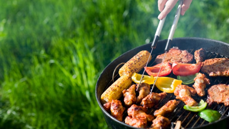 Tropfendes Fett, Alufolie, Keime: 4 Tipps für gesundes Grillen