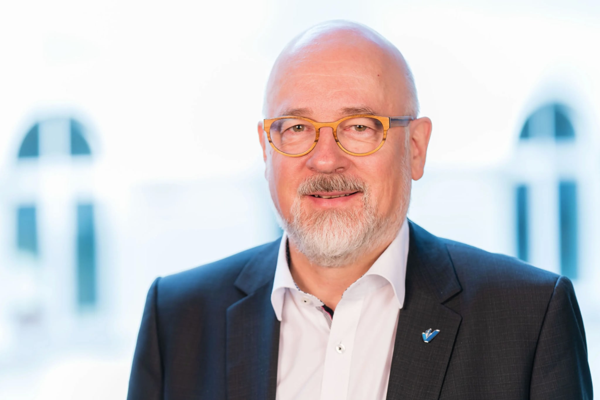 Ärzteverbands-Chef droht mit längeren Praxisschließungen im Januar