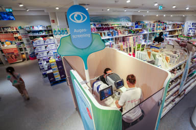 Augenscreening und Hautanalyse: Kritik an Gesundheitsangeboten bei dm