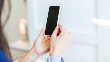 MFA nur am Handy? Dann fängt in der Praxis Arbeitszeitbetrug an