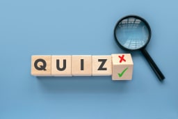 quiz_concept_with_wooden_blocks