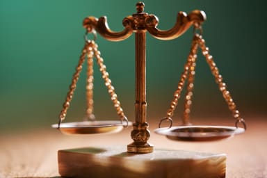 Ärztliche Zwangsmaßnahmen: Karlsruhe prüft Verbot außerhalb von Kliniken