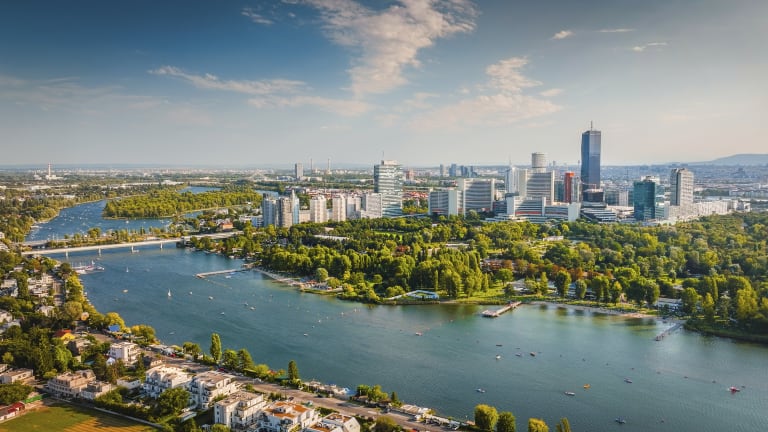 Blick auf Wien, mit der Donauinsel