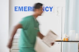 Crowding in der Notaufnahme: Faktoren und Lösungsansätze