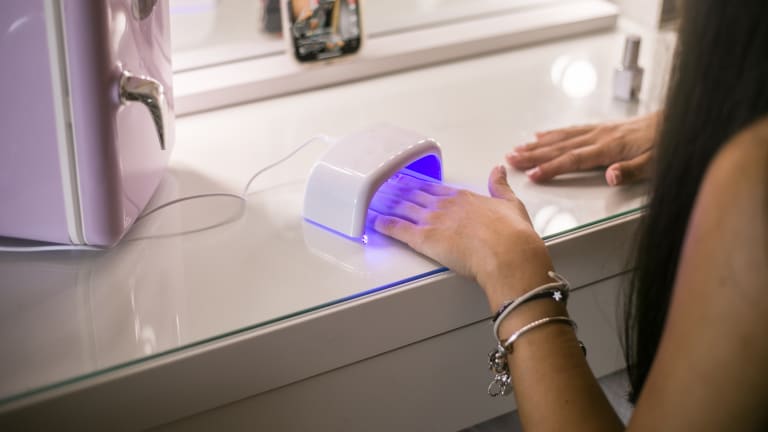 HPV-induziertes Karzinom der Nagelmatrix nach UV-Maniküre