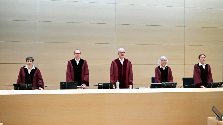 Worum geht es in dem Milliarden-Streit um Corona-Masken