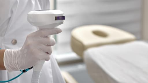 Hautbestrahlung bei Akne inversa: Neue ambulante Kassenleistung