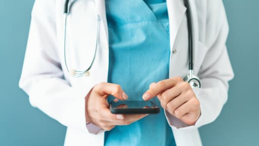 Neue Medscape-Umfrage zur globalen Mobilität von Ärzten: Chancen, Hürden und Trends der Arbeit im Ausland