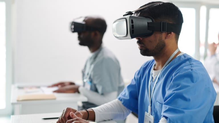 Junge Menschen mit 3D Brille