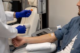 Ein Mann, der kurz nach Chemotherapiebeginn verstirbt