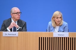 Dr. Reinhardt und Nina Warken