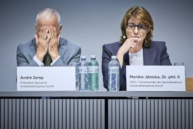 Andre Zemp, Praesident Spitalrat Univeristaetsspital Zuerich, links, und Monika Jaenicke, CEO, Voristzende der Spitaldirektion Univeristaetsspital Zuerich