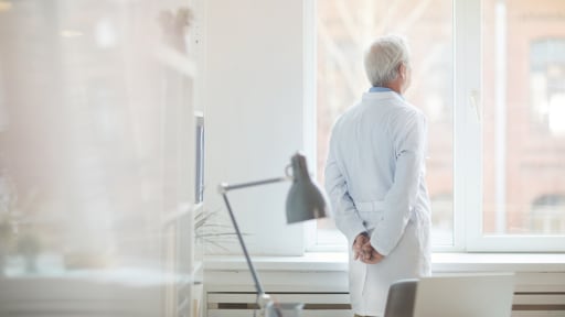 Warum viele Ärzte weit über das Rentenalter hinaus arbeiten wollen