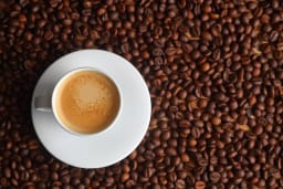 Hoher Koffeinkonsum mit geringerem Demenzrisiko assoziiert