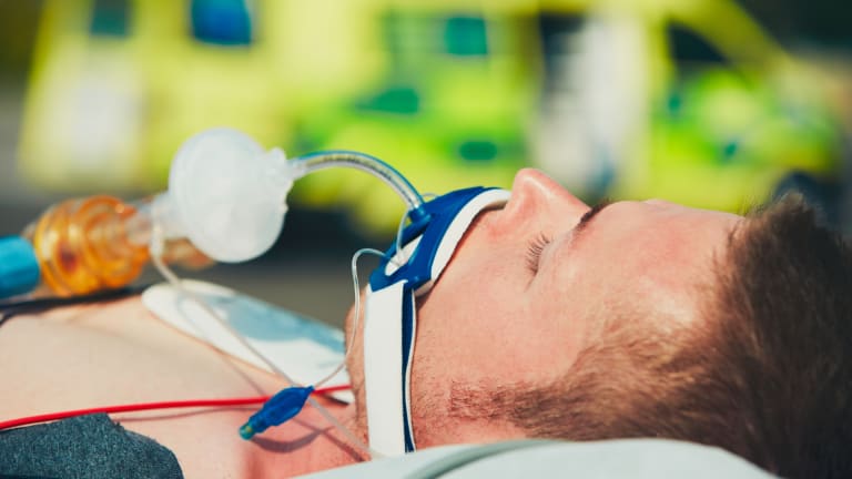 Notfallintubation: Etomidat zeigt unerwartete Vorteile