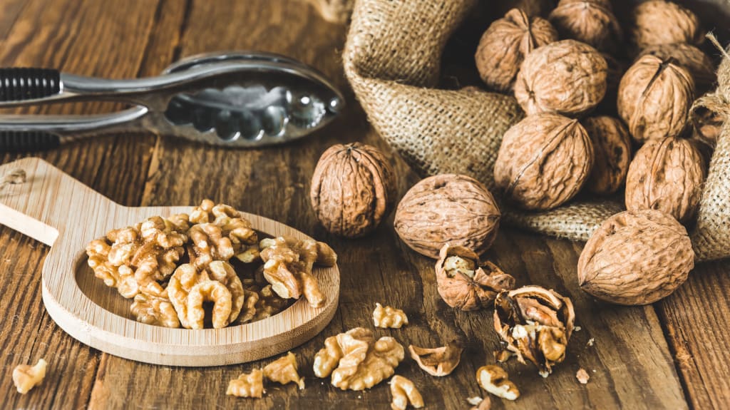 Walnüsse steigern die Insulinantwort und verringern die Darmpermeabilität bei Adipositas