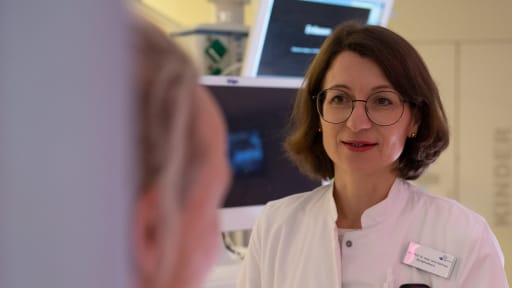 Handchirurgin Leila Harhaus-Wähner